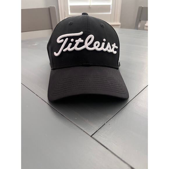 Titleist Mens Golf Hat black  7 1/2 - Picture 1 of 6